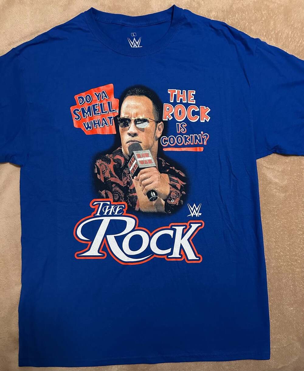 WWE The Rock Do Ya Smell What The Rock Is Cookin' T-Shirt Size Large